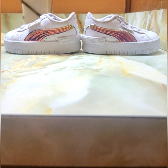 Kids Puma white iridescent shoes - Picture 3 of 11